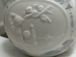 Lladro 1992 Xmas Ball Product 93
